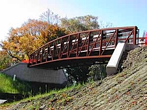 The bridge over Low Street  headed toward the train station.