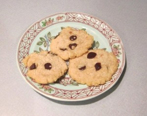 Almond meal-flour chocolate chip cookies with larger chocolate chips